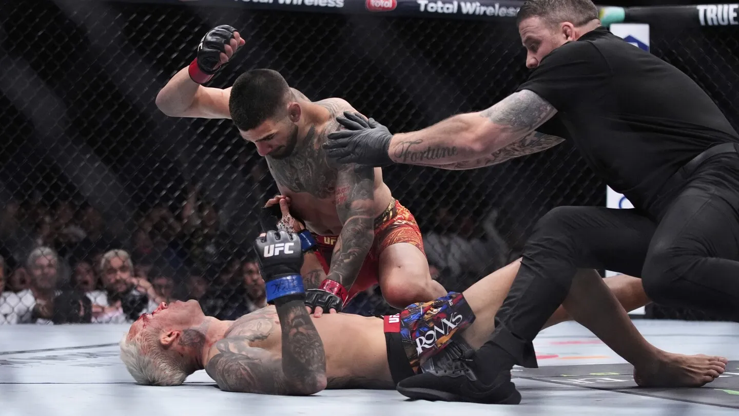Ilia Topuria Buktikan Diri Terbaik di UFC dengan KO Ronde Pertama atas Charles Oliveira